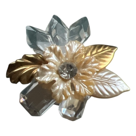 Vintage Statement Brooch Pin Trendy Pearl Flower Gold Leaves Clear Crystal Stone - Picture 6 of 6